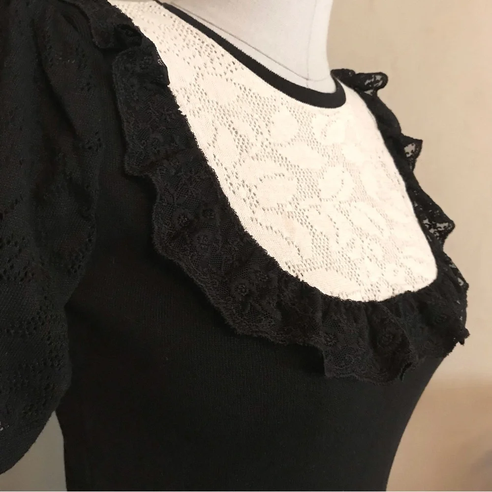 Zara Black and White Knit Top